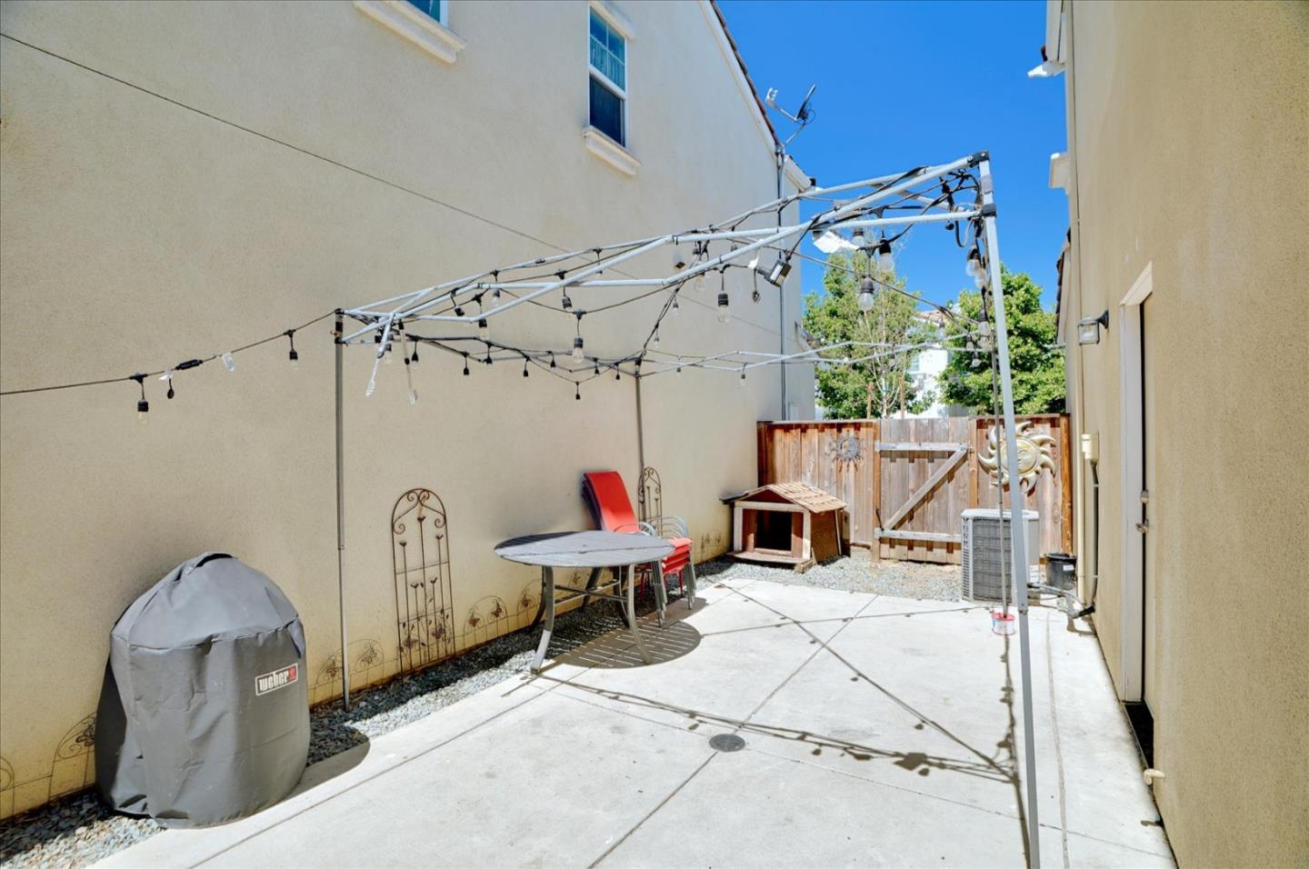 15525 Watsonville Road Morgan Hill, CA 95037 - Photo 36 of 36 a living room with furniture
