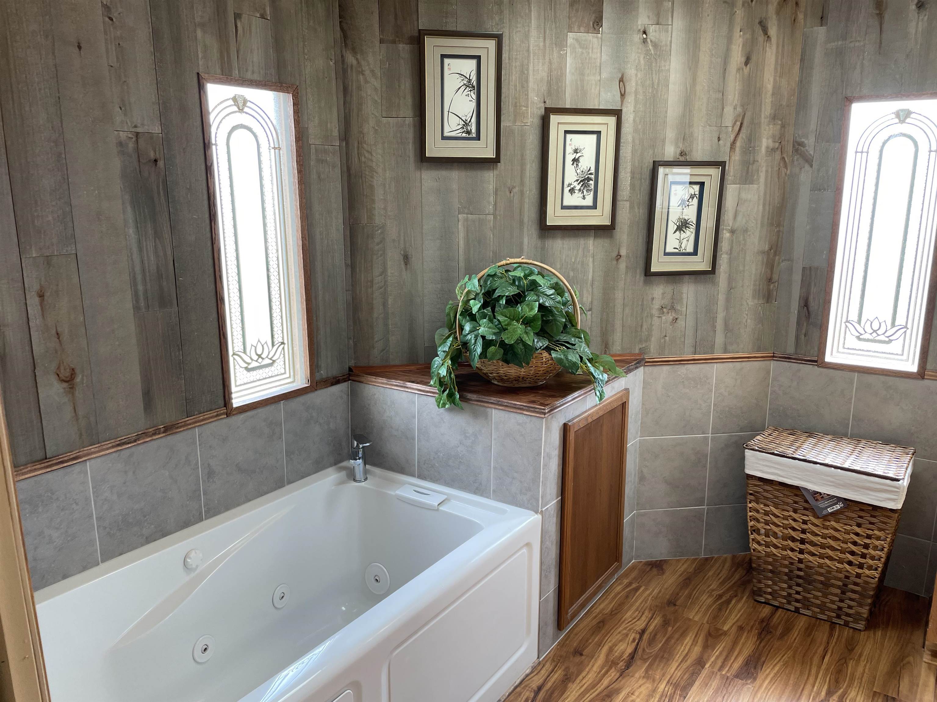 424 32 Road, Unit 291 Clifton, CO 81520 - Photo 7 of 17 Relax in the jetted Tub