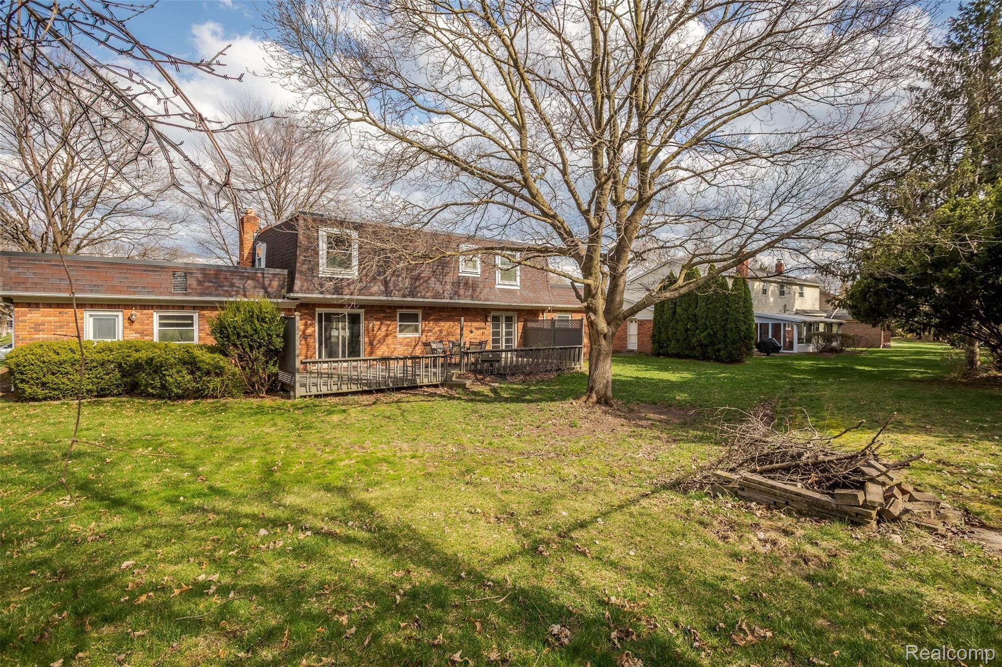 29925 Fox Grove Road Farmington, MI 48334 - Photo 25 of 25 exteriors-7.jpg