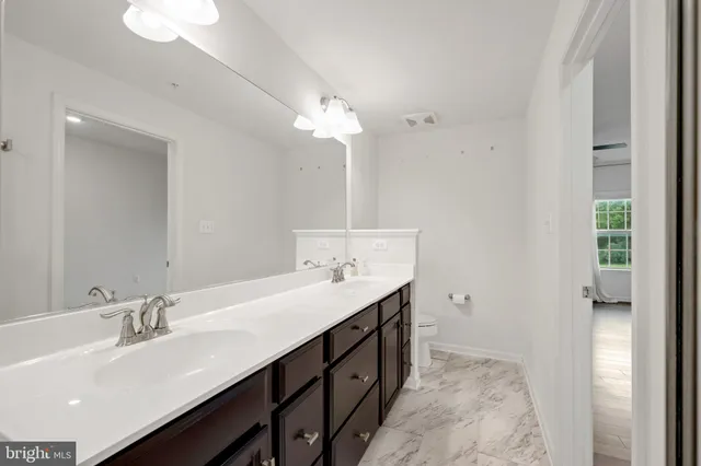 $2,600 | 5822 Oakdale Vlg Road, Ijamsville, MD 21754