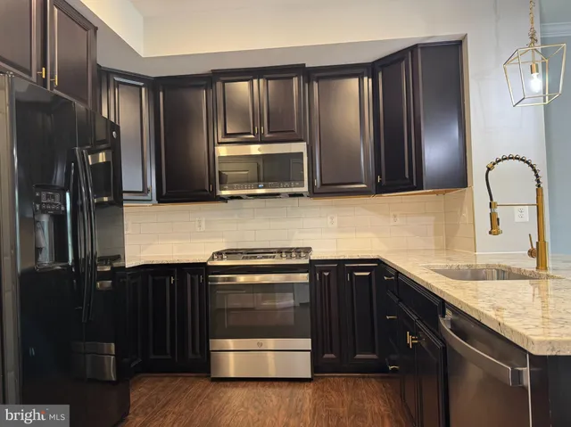 $2,600 | 5822 Oakdale Vlg Road, Ijamsville, MD 21754