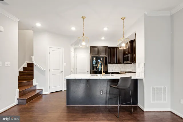 $2,600 | 5822 Oakdale Vlg Road, Ijamsville, MD 21754