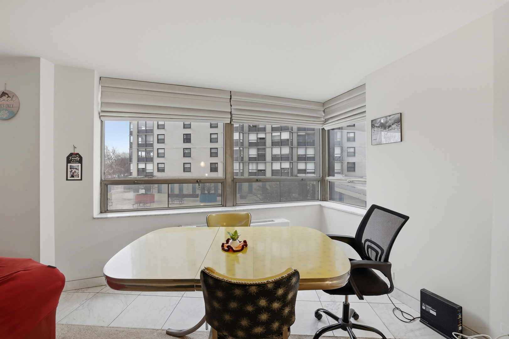 5701 North Sheridan Road, Unit 3E Chicago, IL 60660 - Photo 4 of 10