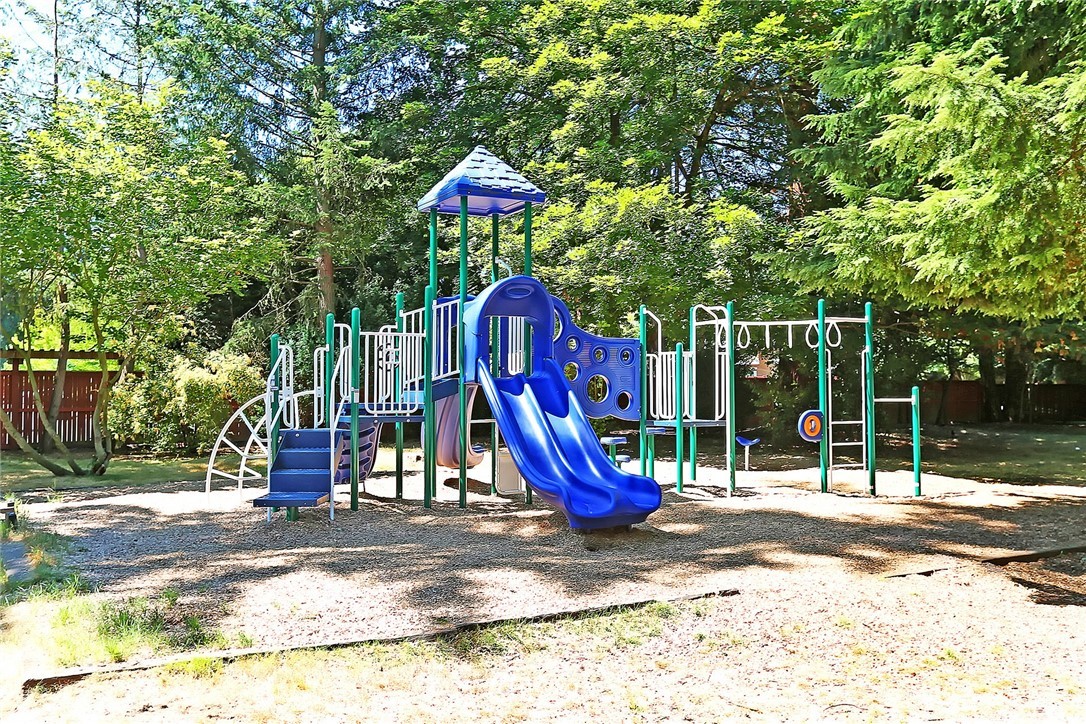 9805 Avondale Road Northeast, Unit U256 Redmond, WA 98052 - Photo 14 of 18 Gallery Image 14