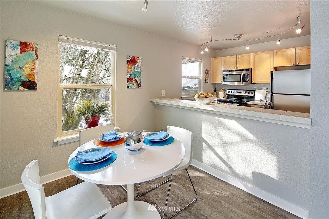 9805 Avondale Road Northeast, Unit U256 Redmond, WA 98052 - Photo 6 of 18 Gallery Image 6