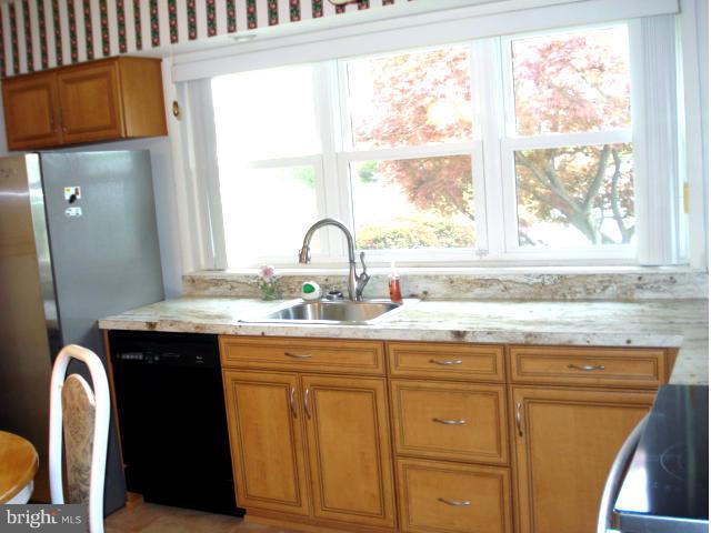 915 Painted Post Road Pikesville, MD 21208 - Photo 12 of 30 Kitchen