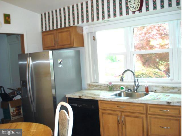 915 Painted Post Road Pikesville, MD 21208 - Photo 13 of 30 Kitchen