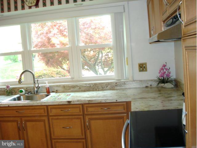 915 Painted Post Road Pikesville, MD 21208 - Photo 21 of 30 Kitchen