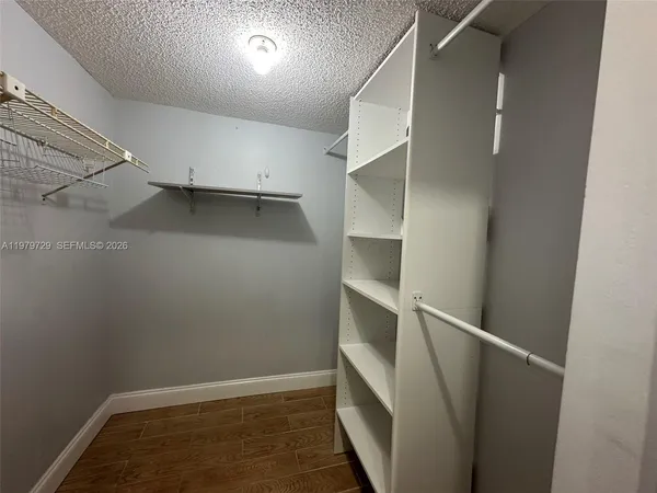 $2,550 | 200 Lakeview Drive, Unit 111, Weston, FL 33326