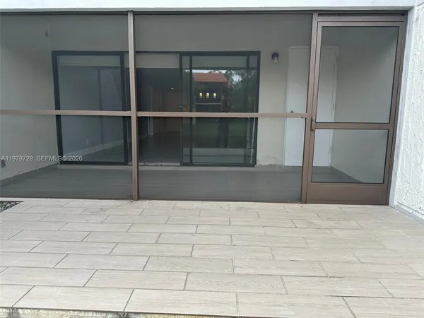 $2,550 | 200 Lakeview Drive, Unit 111, Weston, FL 33326