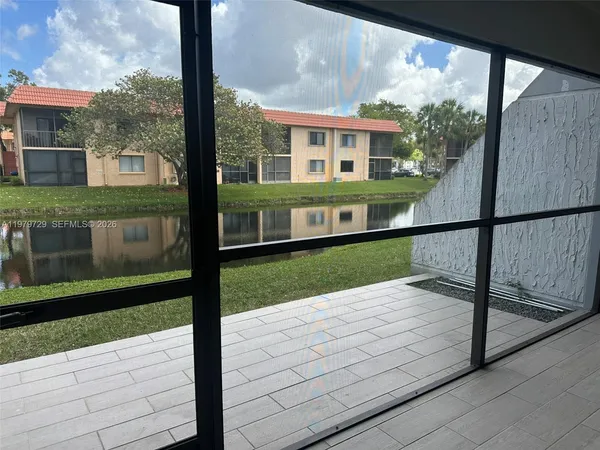 $2,550 | 200 Lakeview Drive, Unit 111, Weston, FL 33326