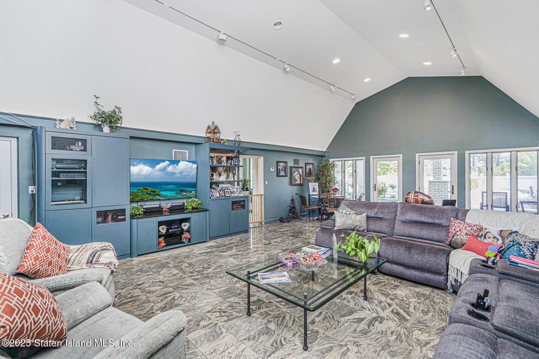 26 Highpoint Road Staten Island, NY 10304 - Photo 14 of 36 Photo Feb 15 2018, 8 58 53 PM