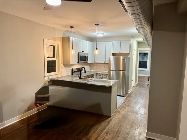 $1,500 | 3704 Baltimore Avenue, Unit 2N, Kansas City, MO 64111