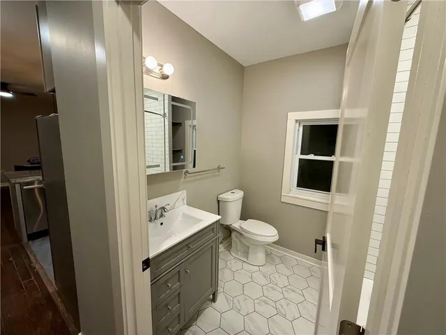 $1,500 | 3704 Baltimore Avenue, Unit 2N, Kansas City, MO 64111