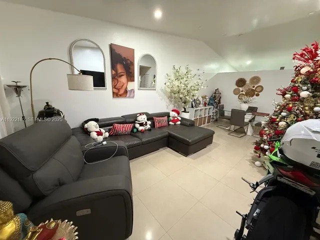 $3,200 | 17652 Northwest 76th Court, Unit 17652, Hialeah, FL 33015