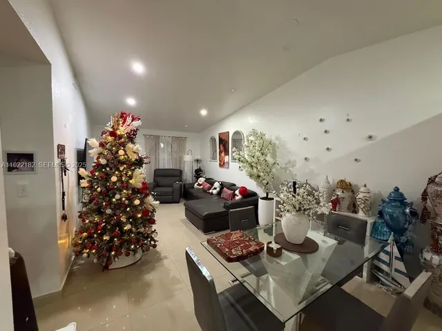 $3,200 | 17652 Northwest 76th Court, Unit 17652, Hialeah, FL 33015