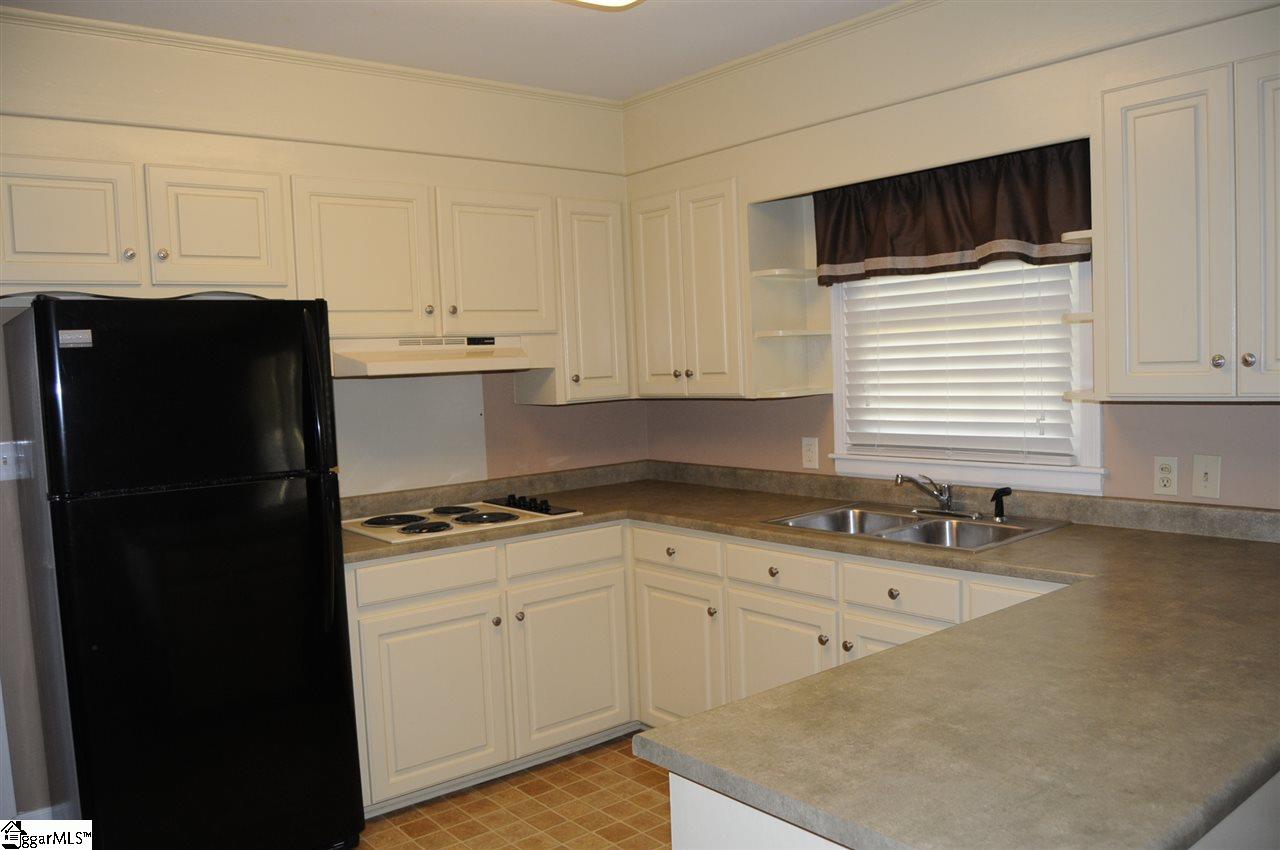 206 Chestnut Avenue Greer, SC 29651 - Photo 3 of 14 Gallery Image 3