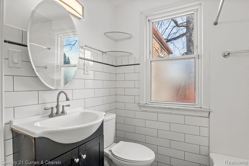 20634 Ridgemont Road Harper Woods, MI 48225 - Photo 20 of 38