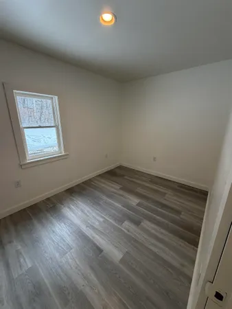 $1,700 | 722 Highway 30, Townshend, VT 05353