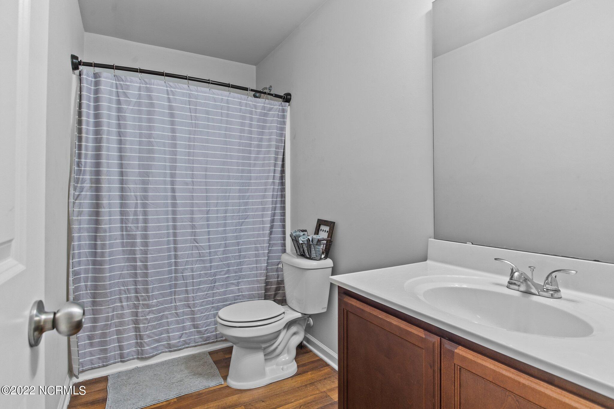 240 Sewell Road Jacksonville, NC 28540 - Photo 30 of 47 Full Second Bathroom
