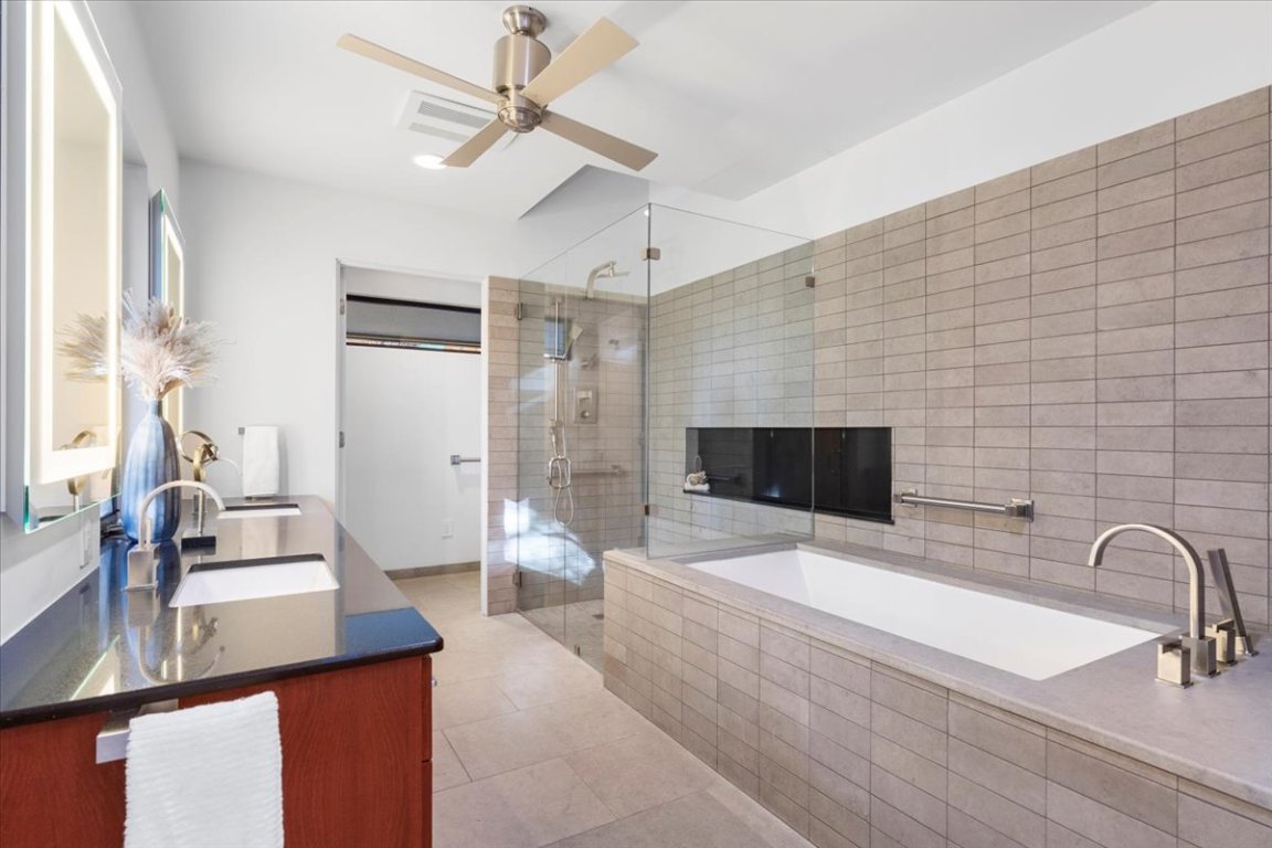 3923 Glengarry Drive Austin, TX 78731 - Photo 15 of 33