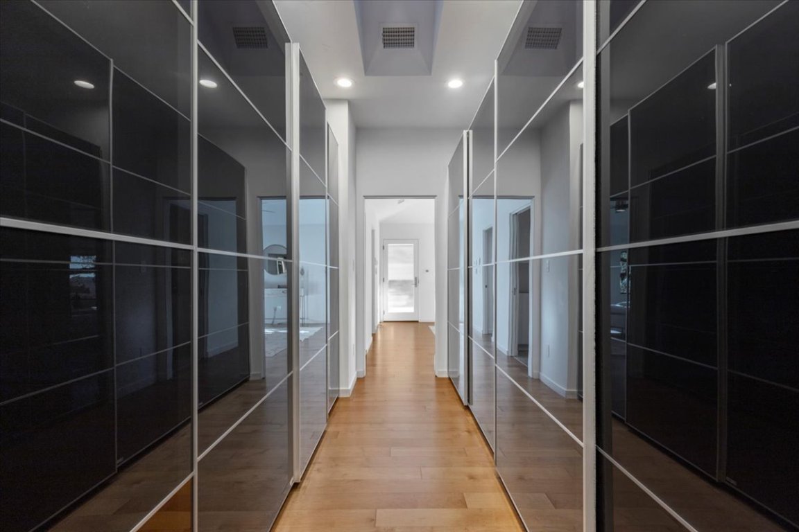 3923 Glengarry Drive Austin, TX 78731 - Photo 17 of 33