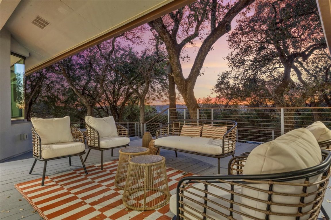 3923 Glengarry Drive Austin, TX 78731 - Photo 3 of 33