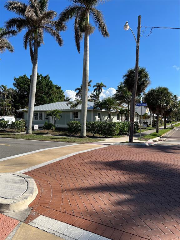 511 West Retta Esplanade Punta Gorda, FL 33950 - Photo 4 of 19 a view of a basket ball ground