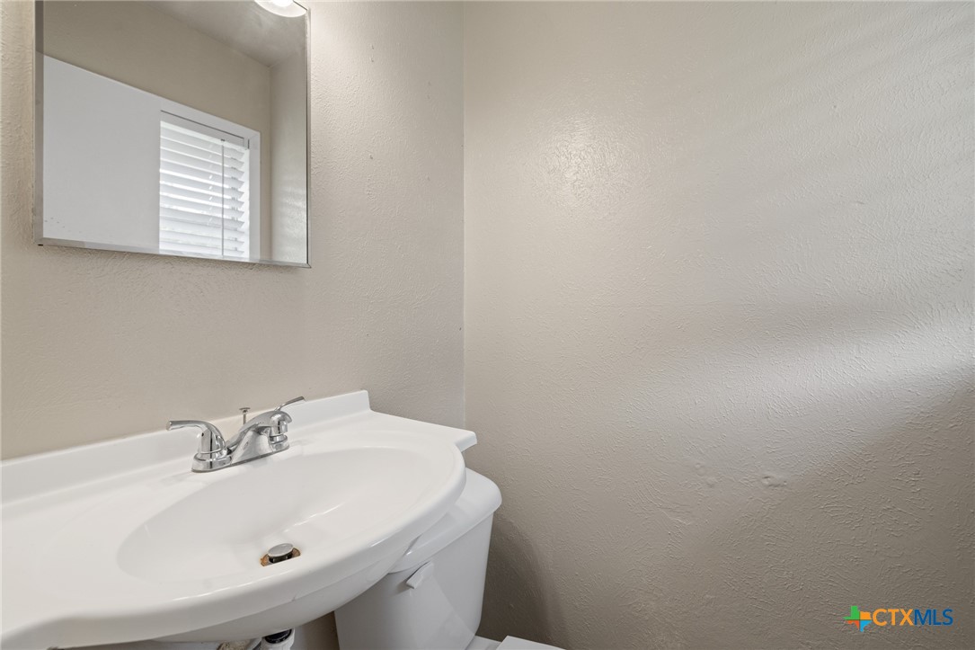1609 Linwood Road Temple, TX 76502 - Photo 18 of 25 a bathroom with a sink and a vanity