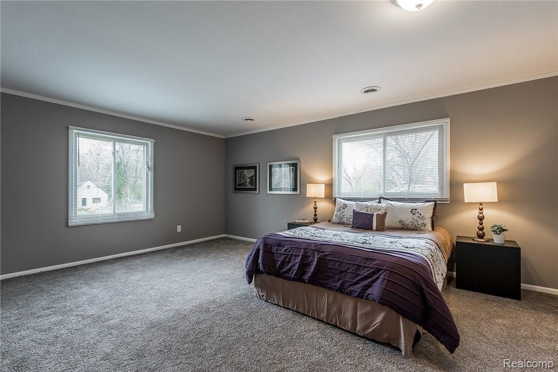 23305 Berg Road Southfield, MI 48033 - Photo 11 of 17 10.jpg