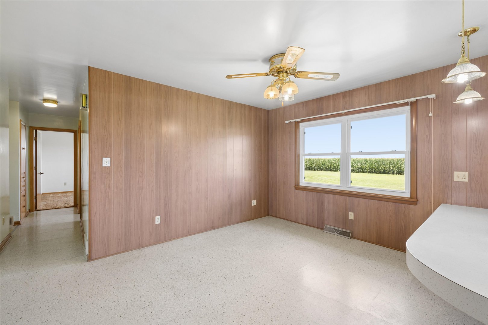 6070 Garden Plain Road Fulton, IL 61252 - Photo 16 of 43 Gallery Image 16