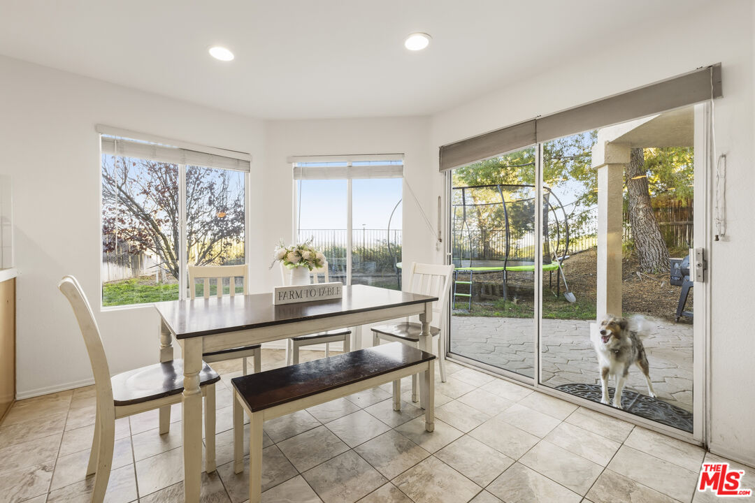 32610 Ridge Top Lane Castaic, CA 91384 - Photo 9 of 50