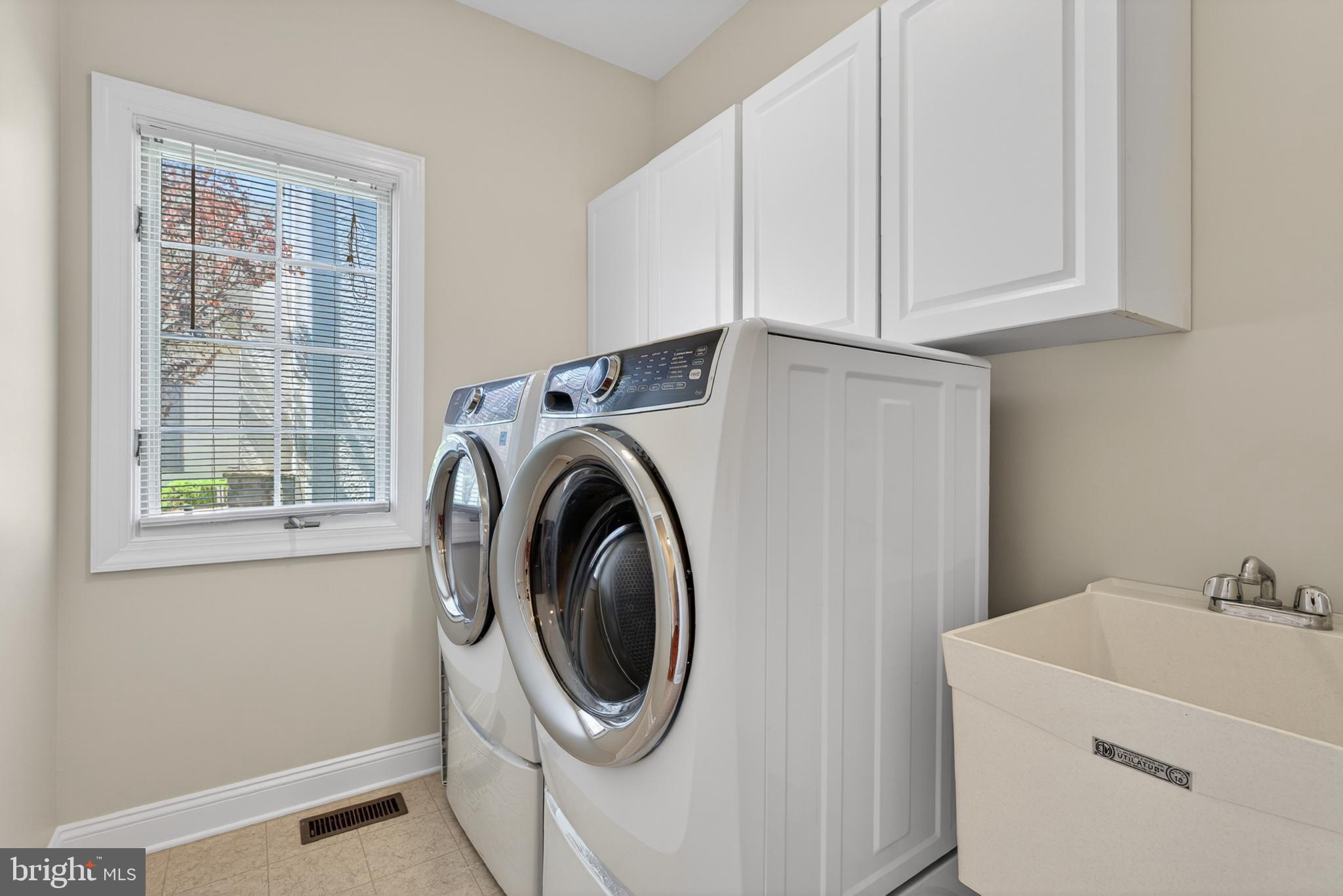 6 Landon Way Exton, PA 19341 - Photo 17 of 43 Laundry room with washer/dryer hookups