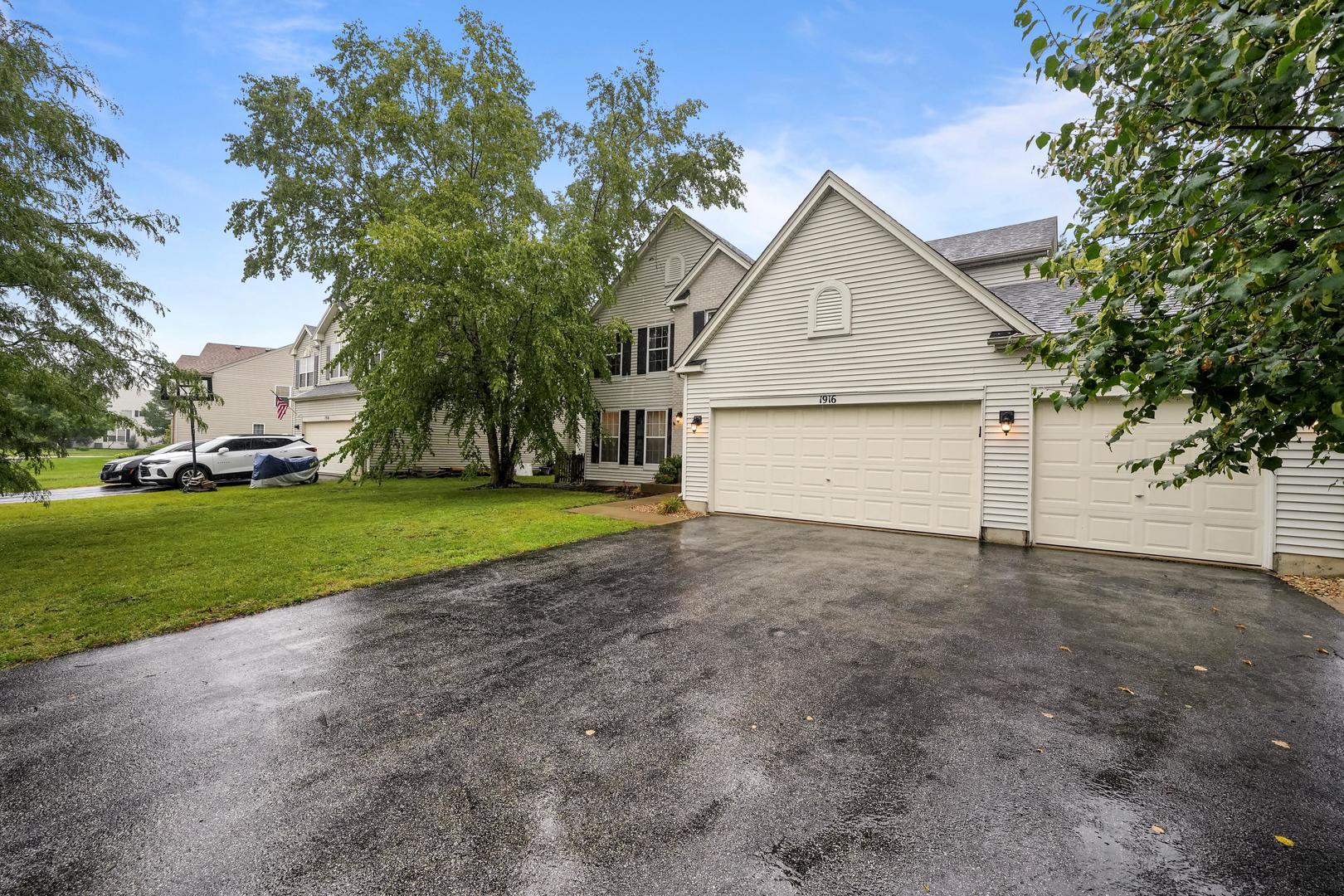 1916 Windstone Drive Plainfield, IL 60586 - Photo 6 of 50 a view of outdoor space yard and garage