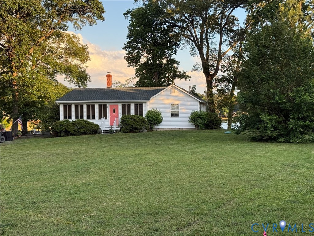 1686 Locust Grove Road Topping, VA 23169 - Photo 12 of 31 Ranch-style home featuring a large front yard