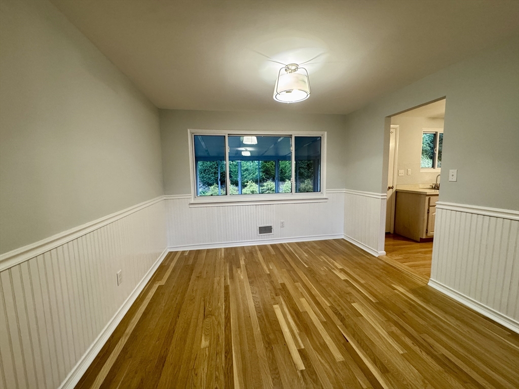 72 Foley Road Marlborough, MA 01752 - Photo 8 of 41 Gallery Image 8