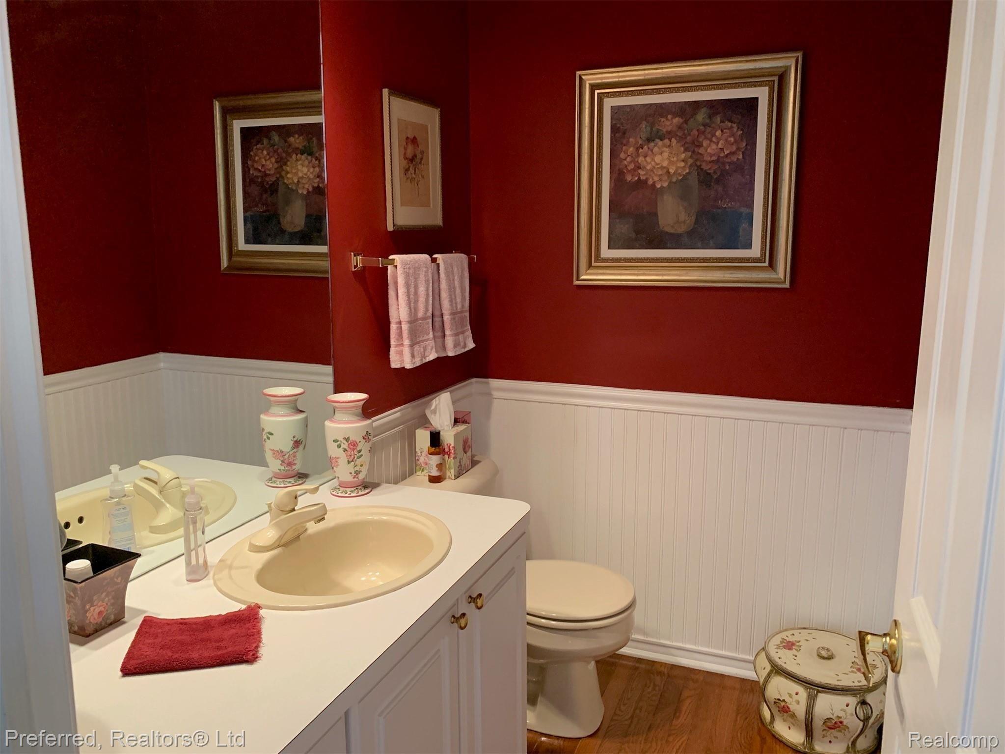 46635 Inverness Road Canton, MI 48188 - Photo 17 of 43 Photo Aug 01, 10 54 27 AM.jpg