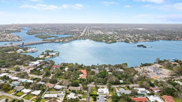 $11,900 | 9 West Riverside Drive, Jupiter, FL 33469