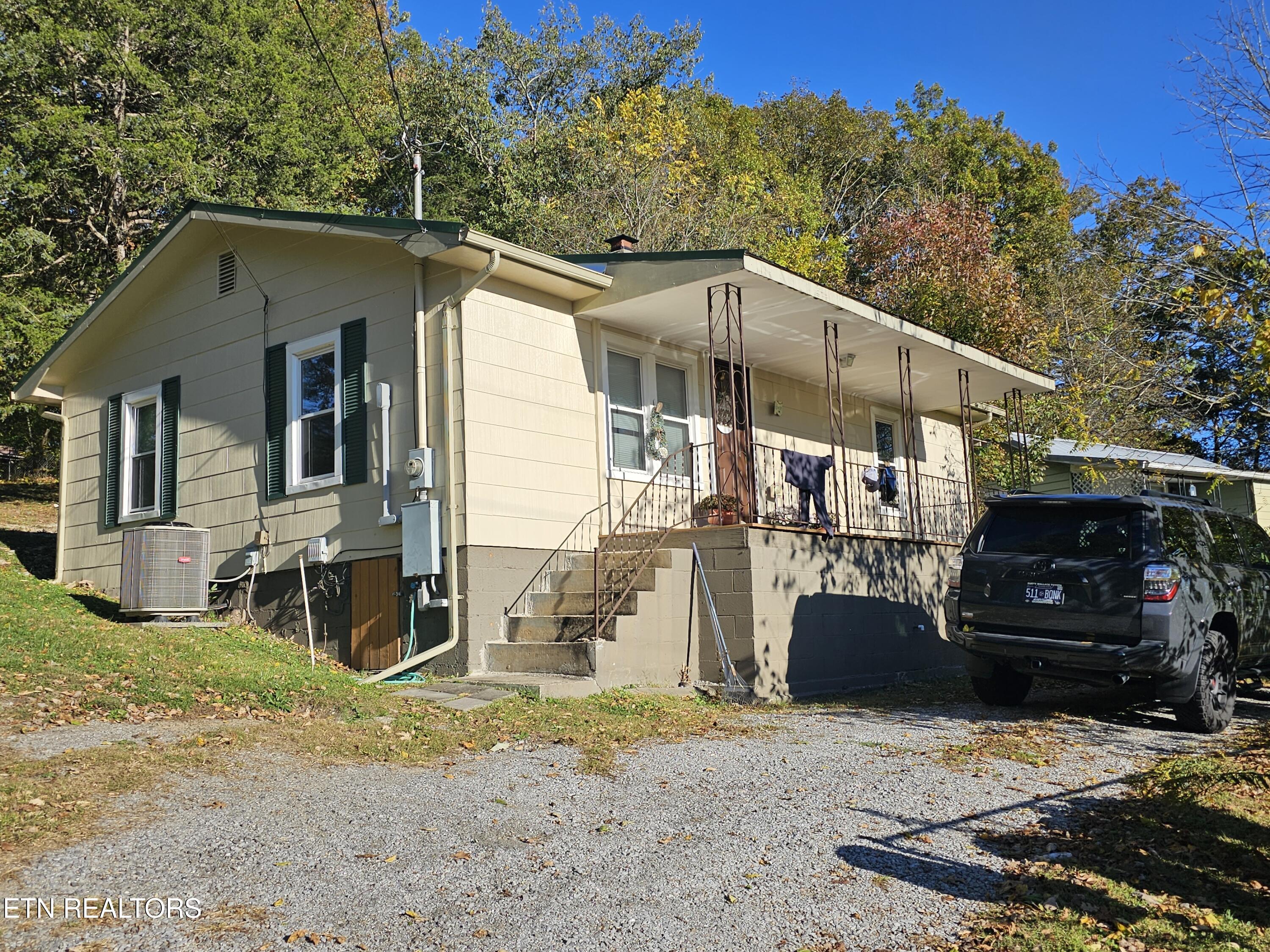 133 Balfour Lane Harrogate, TN 37752 - Photo 1 of 18 20251020_170112