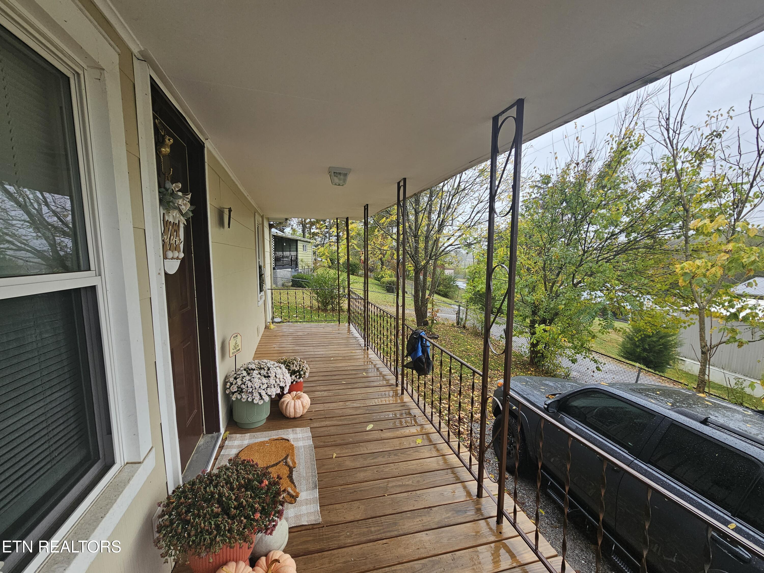 133 Balfour Lane Harrogate, TN 37752 - Photo 5 of 18 20251019_122610