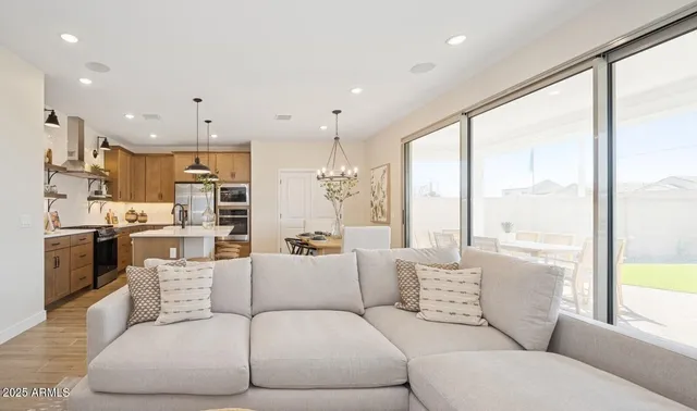 $539,990 | 8026 West Royal Palm Road, Peoria, AZ 85345