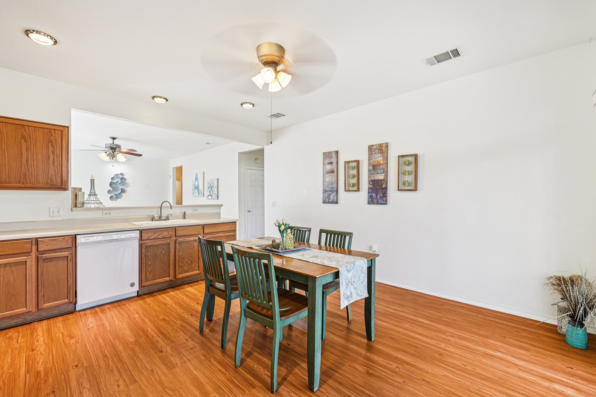 323 Crockett Loop Georgetown, TX 78633 - Photo 26 of 34 Includes ceiling fan & recessed lighting