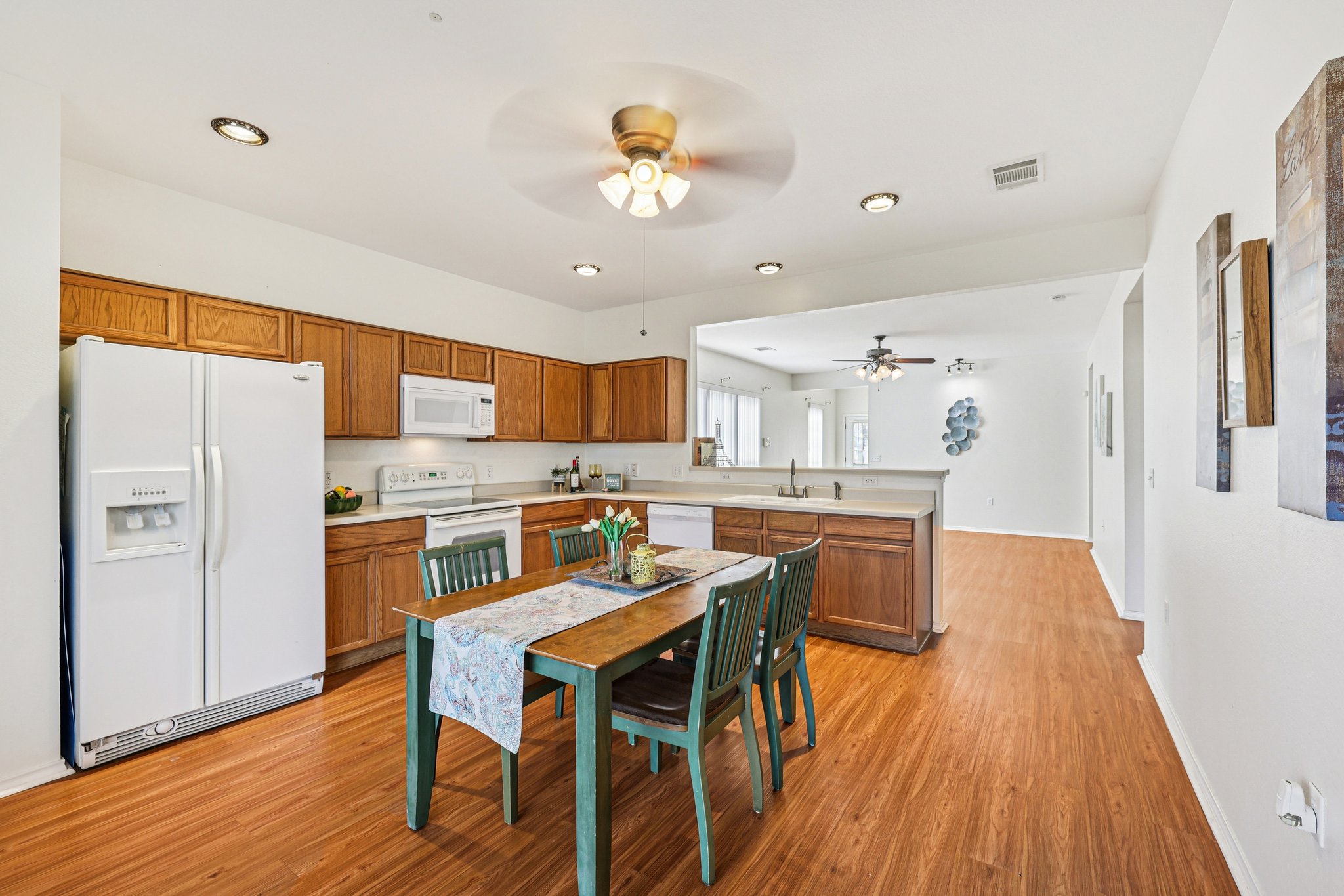 323 Crockett Loop Georgetown, TX 78633 - Photo 27 of 34 Sliding door with blinds to screened porch