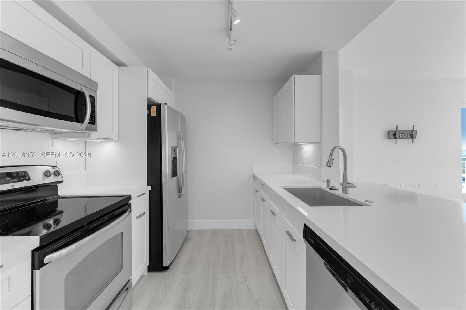 7350 Southwest 89th Street, Unit 2202S Miami, FL 33156 - Photo 7 of 38