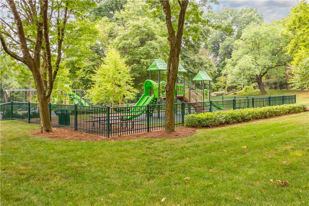 650 Pennridge Road Pittsburgh, PA 15211 - Photo 4 of 33 a view of a yard with wooden fence