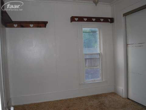 218 George Street Flushing, MI 48433 - Photo 17 of 29 20363467-16.JPG