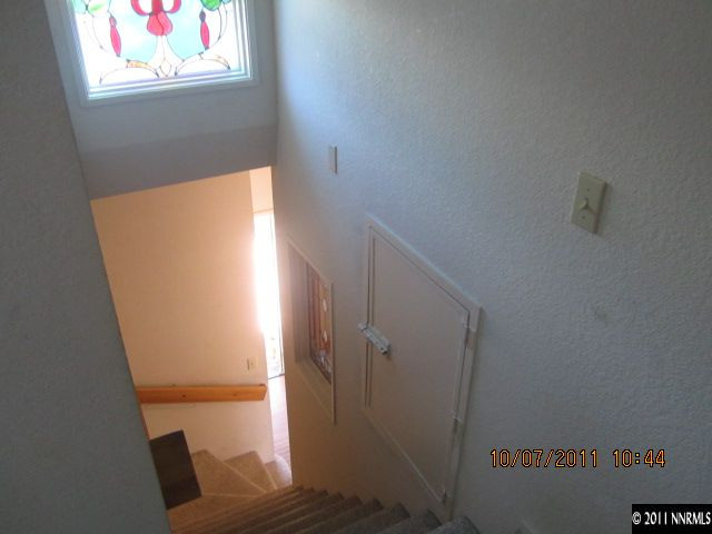790 Buckeye Road Reno, NV 89521 - Photo 8 of 11 a view of stairs