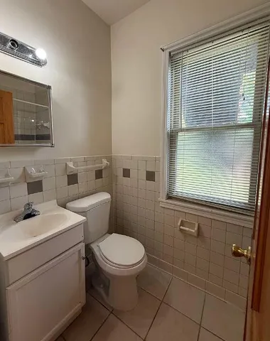 $975 | 70 Holbrook, Detroit, MI 48202