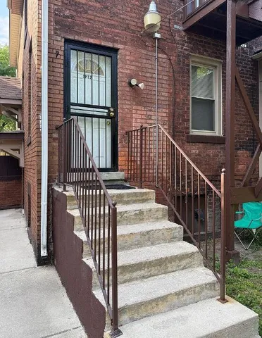 $975 | 70 Holbrook, Detroit, MI 48202