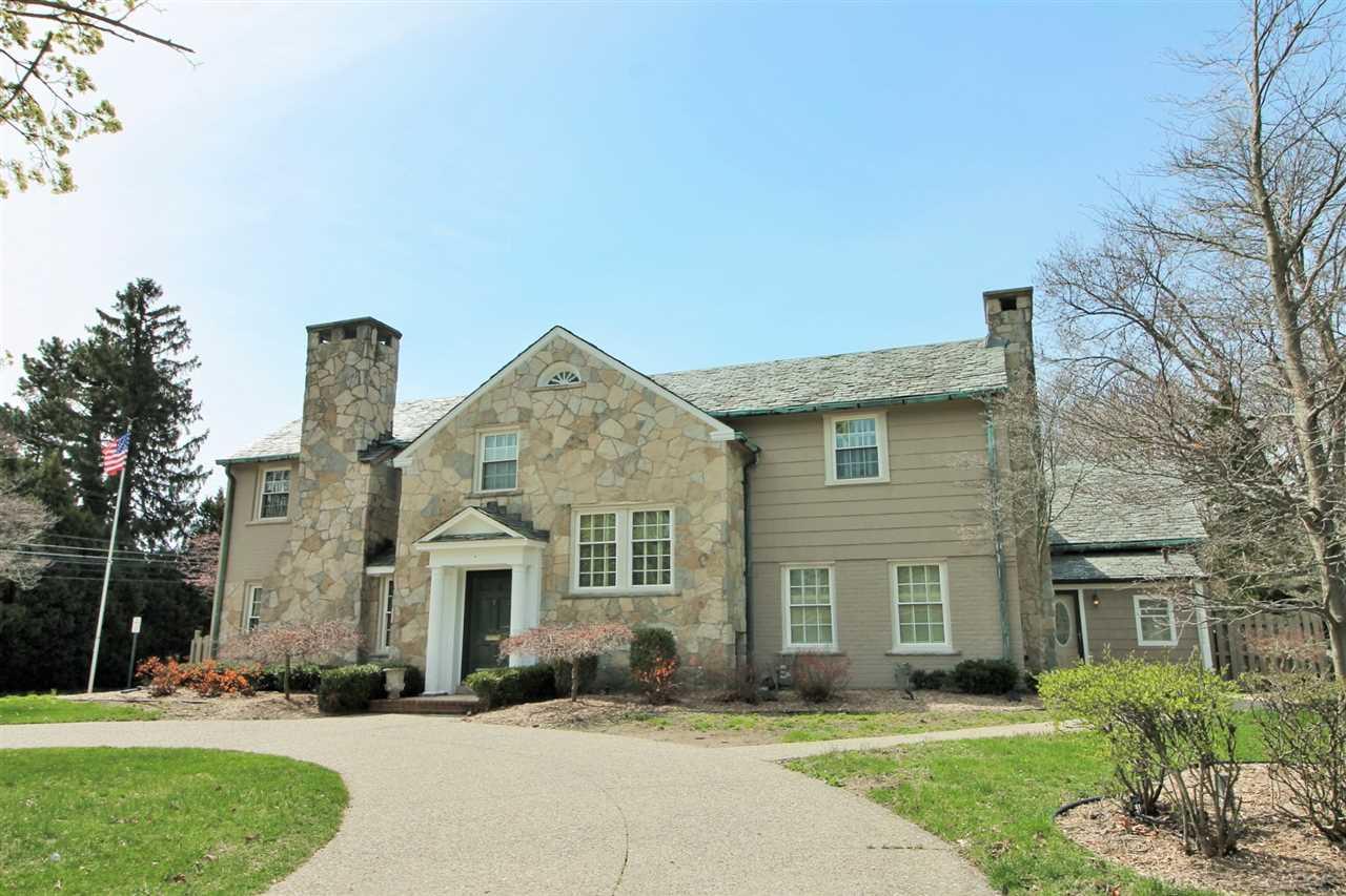 621 South Oxford Road Grosse Pointe Woods, MI 48236 - Photo 3 of 57
